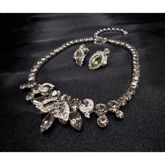 Rare Find Vintage 1950s Weiss Signed Rhinestone Necklace & Clip-On Earrings Set - Picture 3 of 5